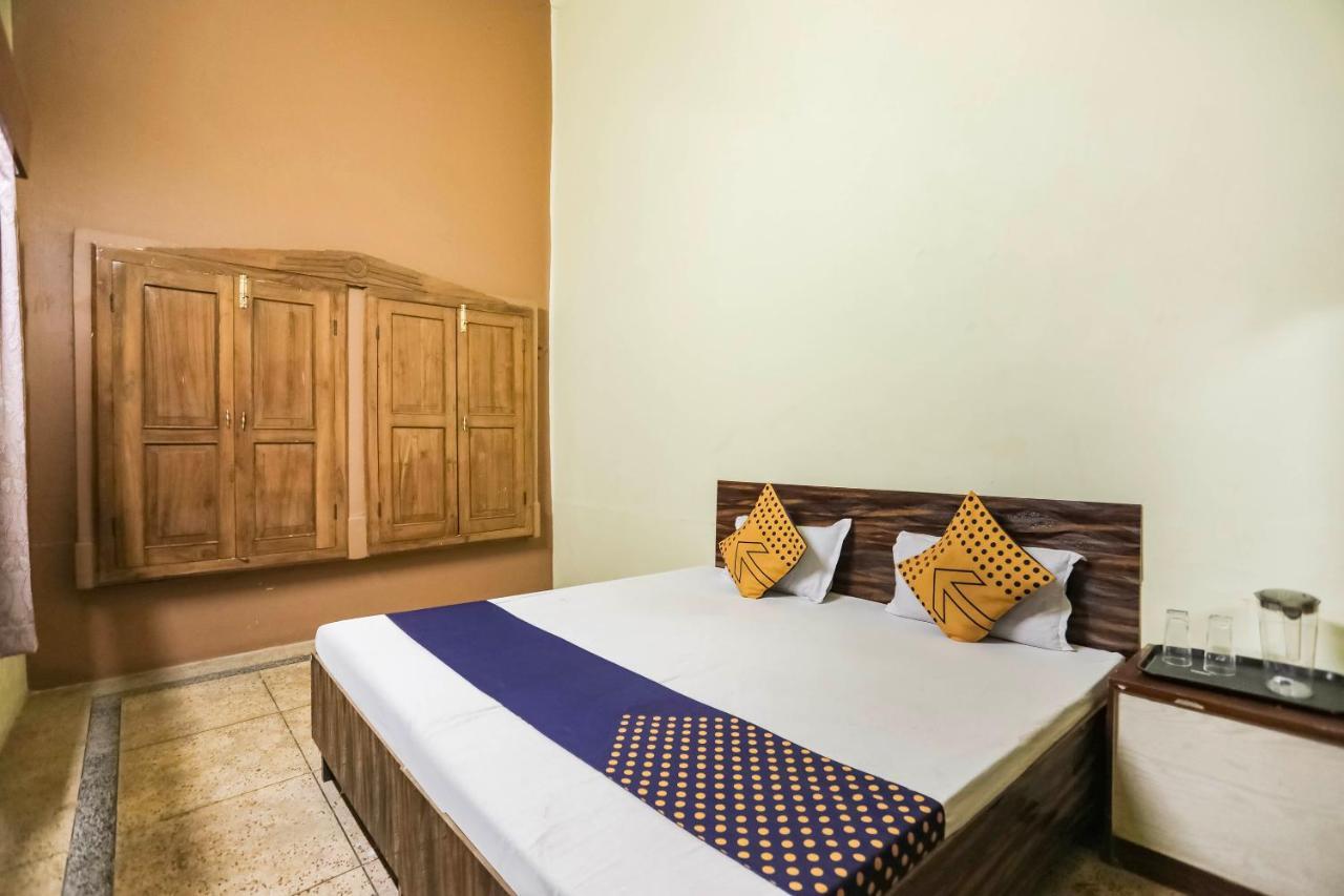 Spot On 64751 Hotel Shivani Palace Muthiganj 外观 照片