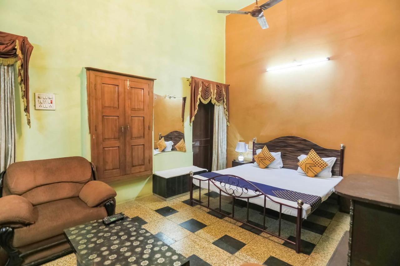 Spot On 64751 Hotel Shivani Palace Muthiganj 外观 照片